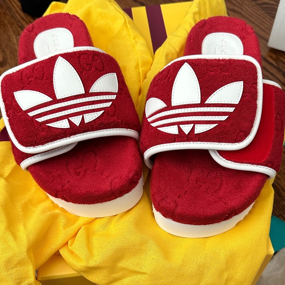 Gucci Adidas Kids Red and White Slide Sandals size EU 36/US5.5 NWT